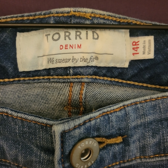 Womens Torrid Blue Boyfriend Jeans with Distressed Details - Picture 2 of 8
